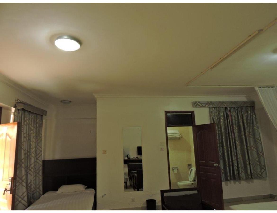 Sky Hotel Nairobi Esterno foto